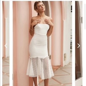 ZOEY LACE OVERLAY FLOUNCE HEM MIDI DRESS WHITE